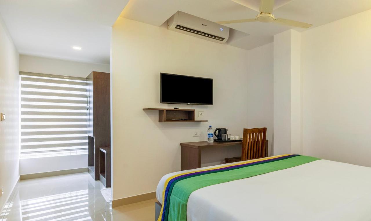 Hotel Treebo Trend Airport Avenue Plaza Cochin Airport Kochi Exterior foto
